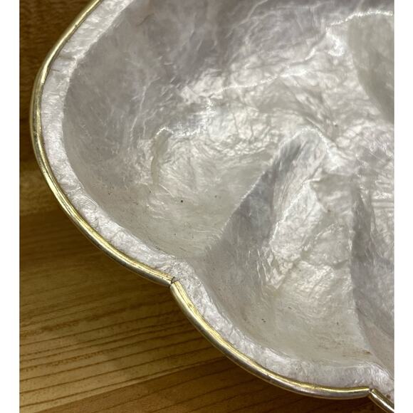 Vintage Set of 3 Capiz Shell Nesting Bowls Trinket Trays Gold Trim Pearlescent - Picture 5 of 8